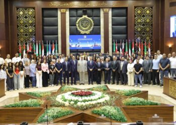 وزير الاتصالات و محافظ الإسكندرية ورئيس الأكاديمية في حوار مفتوح مع شباب الجامعات العربية