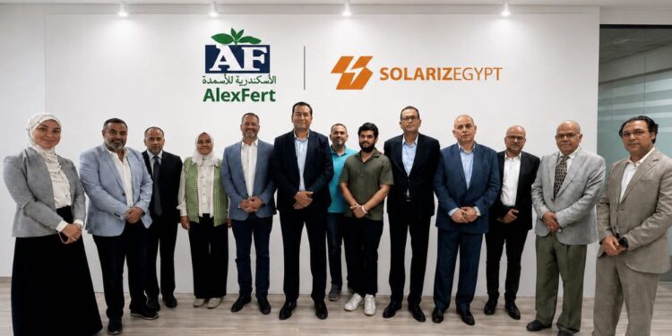 الإسكندرية للأسمدة توقع اتفاقية شراء طاقة مع شركة SolarizEgypt
