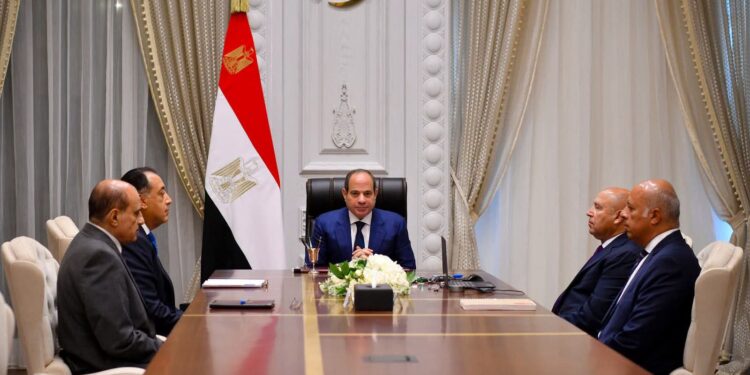 السيسي يتابع الموقف التنفيذي لمشروعات تطوير الموانئ