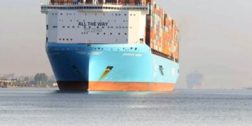الفريق أسامة ربيع: قناة السويس تشهد العبور الأول لسفينة الحاويات BANGKOK MAERSK ضمن قافلة الشمال بحمولة 190 ألف طن