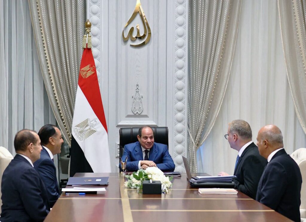 اجتماع الرئيس السيسي مع رئيس الوزراء ووزير البترول