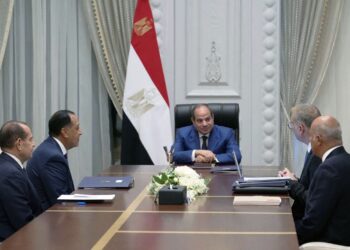 اجتماع الرئيس السيسي مع رئيس الوزراء ووزير البترول