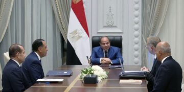 اجتماع الرئيس السيسي مع رئيس الوزراء ووزير البترول