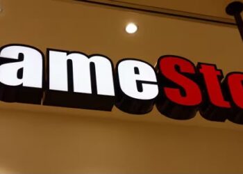 سهم GameStop يتهاوى بعد صفقة ديون بقيمة 1.4 مليار دولار لتخفيف الأعباء المالية