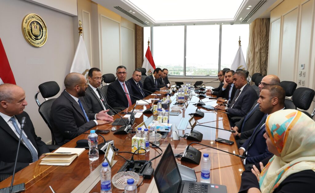 وزيرا التموين والاتصالات يعقدان اجتماعا لمتابعة منظومة كارت الخدمات الحكومية الموحد
