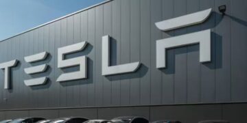 سهم تسلا Tesla تحت المجهر