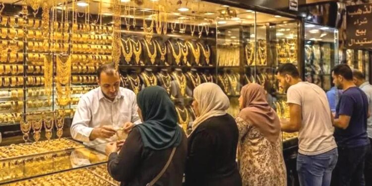 ماذا يدفع أسعار الذهب لمستويات مرتفعة؟