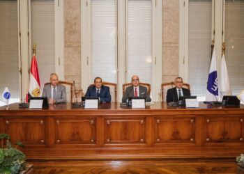 المصرية للاتصالات وجامعة عين شمس توقعان بروتوكول تعاون