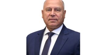 الفريق مهندس كامل الوزير وزير النقل