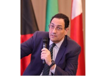 الدكتور مصطفى رشيد، الخبير الاقتصادي الدولى