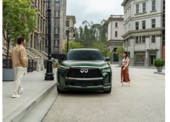 كيف توازن إنفينيتي QX60 بين الفخامة والأداء العملي؟