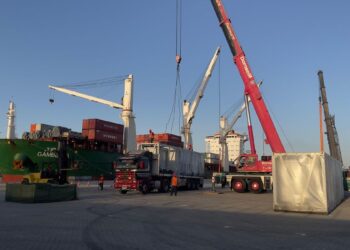 استقبال السفينة GAMBELLA على ارصفة محطة البضائع العامة والصب بميناء السخنة