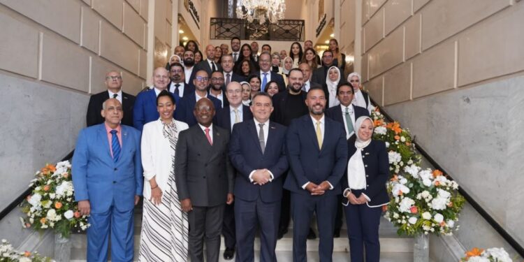البورصة المصرية ومجموعة بورصة لندن تعقدان مائدة مستديرة