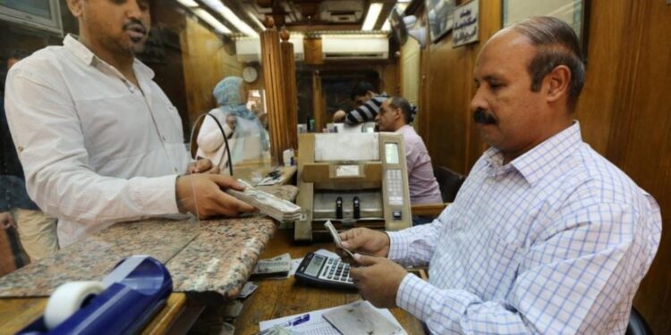 ارتفع الدولار لليوم الثالث