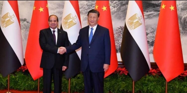 الزعيمين السيسي وشي خلال لقائهما بالقاهرة