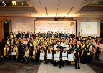 معاهد الوادي العليا بالعبور تحتفل بتخريج دفعة 2026 تزامناً مع مرور 20 عاماً على تأسيسها