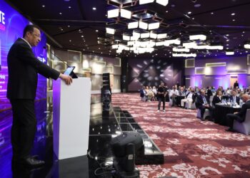 وزير الاتصالات يفتتح الدورة السادسة لمؤتمر Tech Invest Egypt