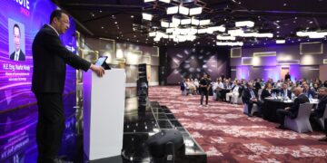 وزير الاتصالات يفتتح الدورة السادسة لمؤتمر Tech Invest Egypt