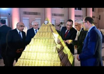 مصر توسع صناعة تصدير الخدمات بدل البضائع