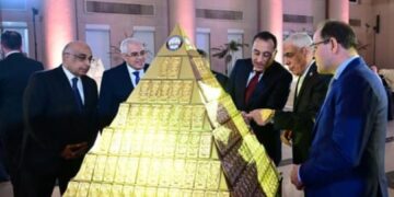 مصر توسع صناعة تصدير الخدمات بدل البضائع
