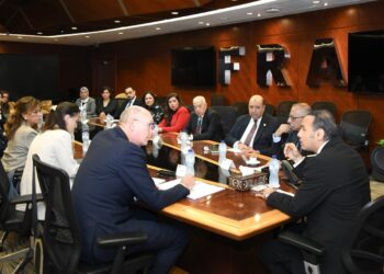 رئيس هيئة الرقابة المالية يبحث مع نائب رئيس البنك الأوروبي لإعادة الإعمار والتنمية سبل تعزيز التعاون لزيادة جاذبية القطاع المالي غير المصرفي