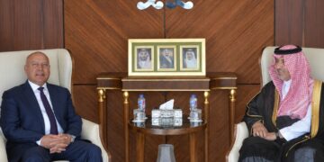  وزير النقل يقدم التهنئة لسفير المملكة العربية السعودية الشقيقة بالقاهرة بمناسبة الاحتفال باليوم الوطني للمملكة
