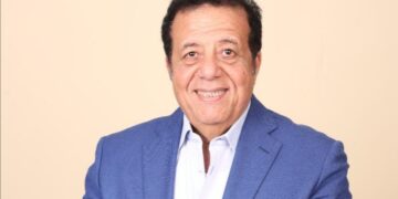 الدكتور عاطف عبد اللطيف، رئيس جمعية "مسافرون" للسياحة