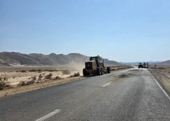 أعمال تطوير ورفع كفاءة طريق قفط القصير تسير وفقا للمخطط الزمنى المحدد
