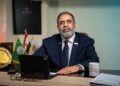 رئيس رابطة السيارات الكهربائيه