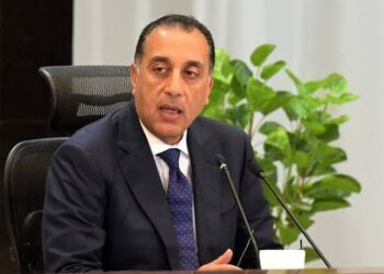 مدبولي: حظر قطع الأشجار نهائيًا إلا بالرجوع لوزارتي التنمية المحلية والبيئة.. وزيادة المسطحات الخضراء بالمحافظات