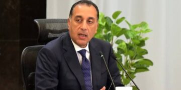 مدبولي: حظر قطع الأشجار نهائيًا إلا بالرجوع لوزارتي التنمية المحلية والبيئة.. وزيادة المسطحات الخضراء بالمحافظات
