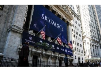 ماسك يستثمر مليار دولار بشركة سكاي دانس