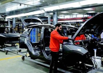 إنشاء مصنع لتجميع السيارات الكهربائية والهجينة في الجزائر