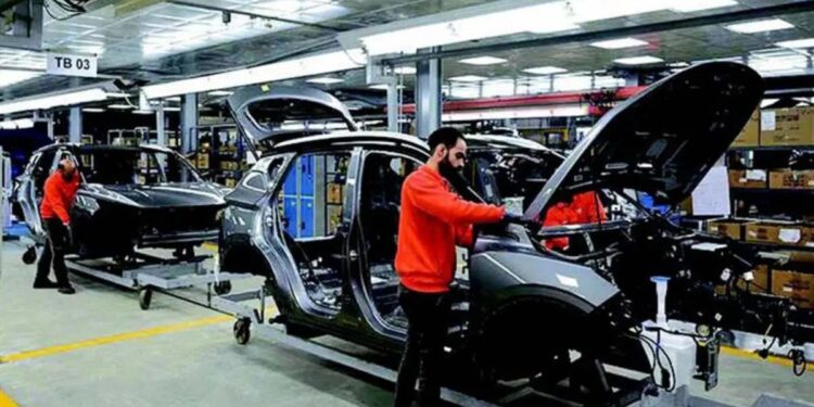 إنشاء مصنع لتجميع السيارات الكهربائية والهجينة في الجزائر