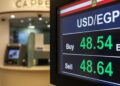 الدولار يكسر حاجز 56 جنيهًا في مصر ويسجل مستوى قياسيًا جديدًا