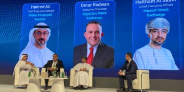 رئيس البورصة المصرية خلال مشاركته في الجلسة النقاشية للمؤتمر السنوي لجمعية علاقات المستثمرين في الشرق الأوسط