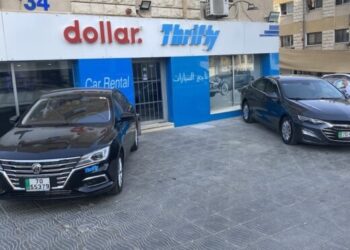 دولار وثريفتي لتأجير السيارات في دولة الإمارات .. تطوران من تواصلهما مع العملاء