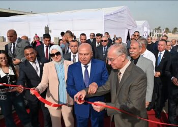 وزير النقل يفتتح ميناء العامرية الجاف بالإسكندرية