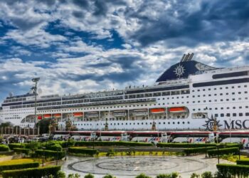 السفينة السياحية MSC LIRICA
