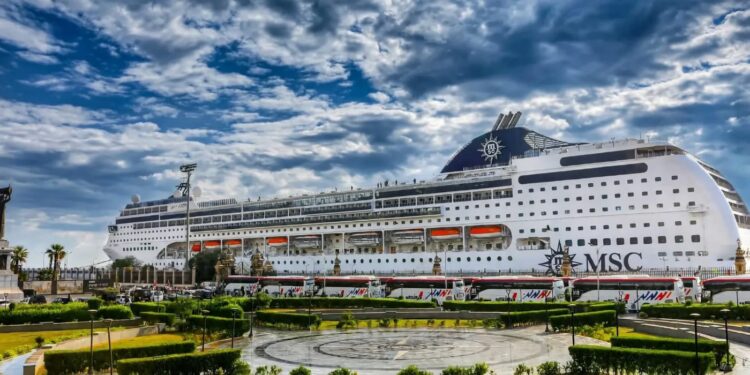 السفينة السياحية MSC LIRICA