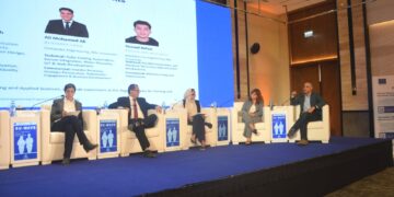 جامعة النيل تستعرض 8 مشروعات مبتكرة في أسبوع القاهرة للمياه