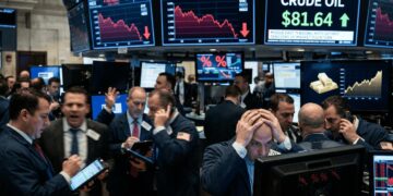 النفط فوق 116 دولارًا يضغط على الأسهم الأمريكية ويزيد مخاوف التضخم