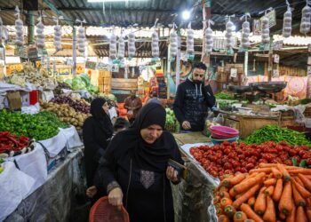 التضخم في المدن المصرية يتراجع إلى 13.9 بالمئة خلال سبتمبر والأسعار الشهرية تواصل الارتفاع