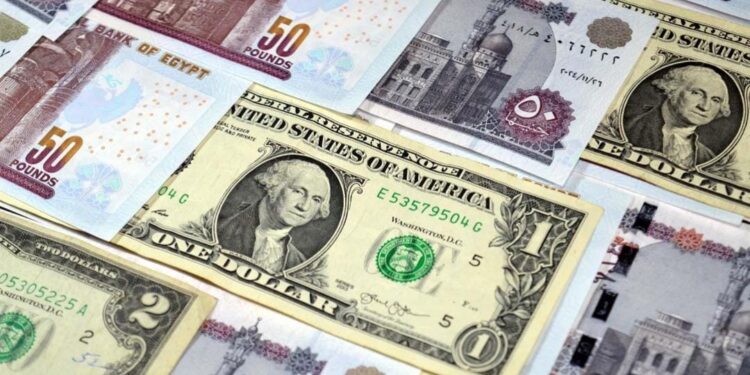 الدولار يفقد جزءا من مكاسبه أمام الجنيه مع نهاية تعاملات الأربعاء