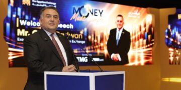 عمر رضوان رئيس مجلس إدارة البورصة المصرية في فعاليات مؤتمر «Money Made Simple»